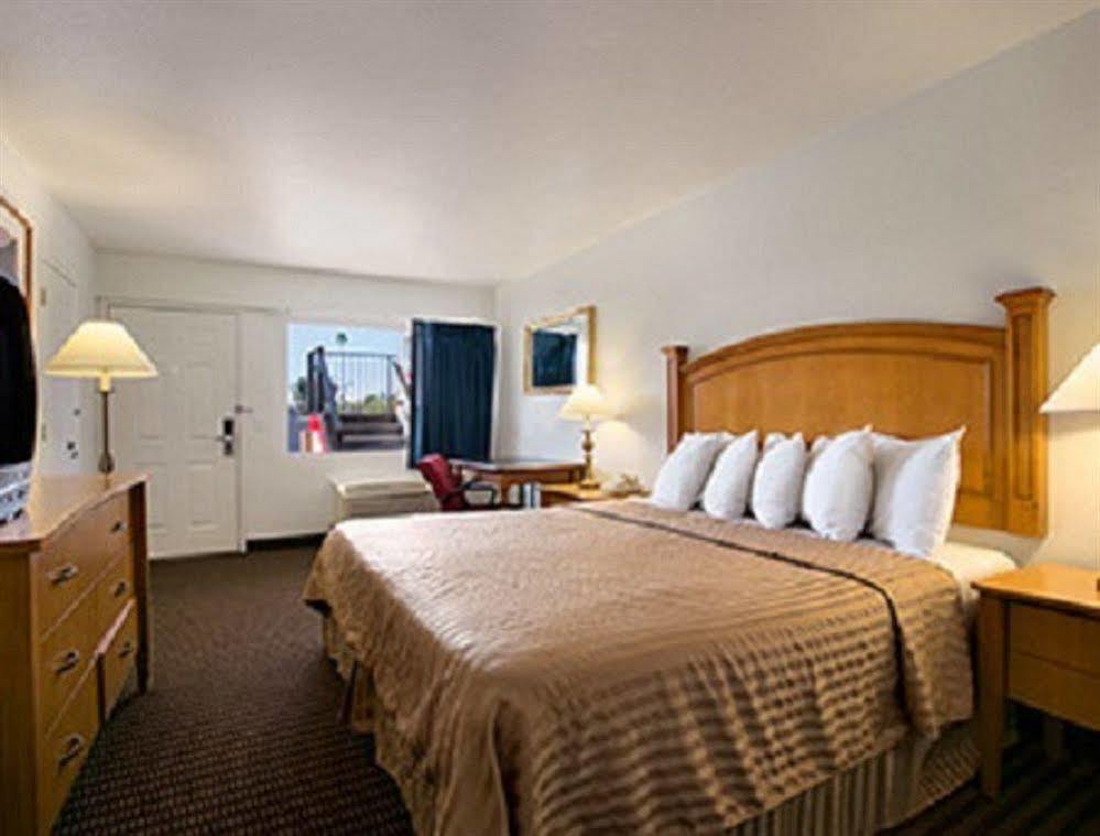 Rodeway Inn Phoenix North I-17 Exterior foto